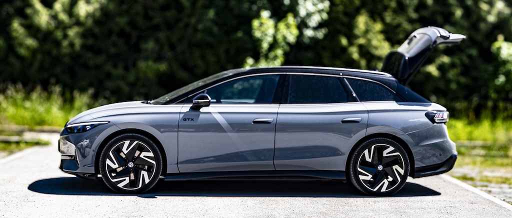 VW ID.7 GTX Seitenansicht Heckklappe offen MotorMag 02-2025