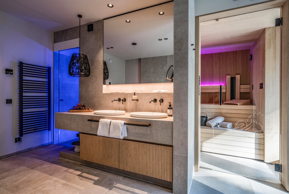 Hotel-Freiwerk-Private-Spa-Suiten-Obergeschoss-Sauna-innen
