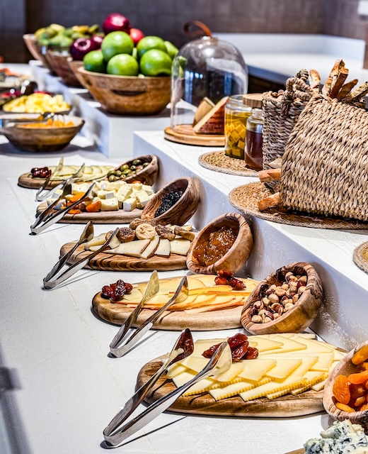5-Sterne-Hotel Iberostar Selection Es Trenc in Colonia de Sant Jordi-Käsebuffet