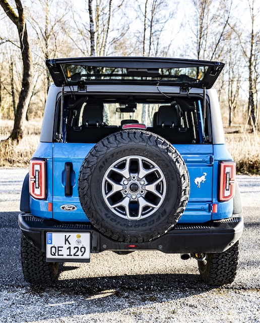 Ford Bronco aussen Heck Klappe offen MotorMag 02-2025 SUVness