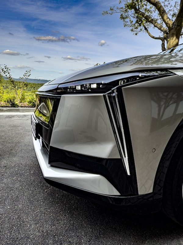 DS8 Exterieur Front seitlich MotorMag 03-2025 Foto Reinhold Deisenhofer