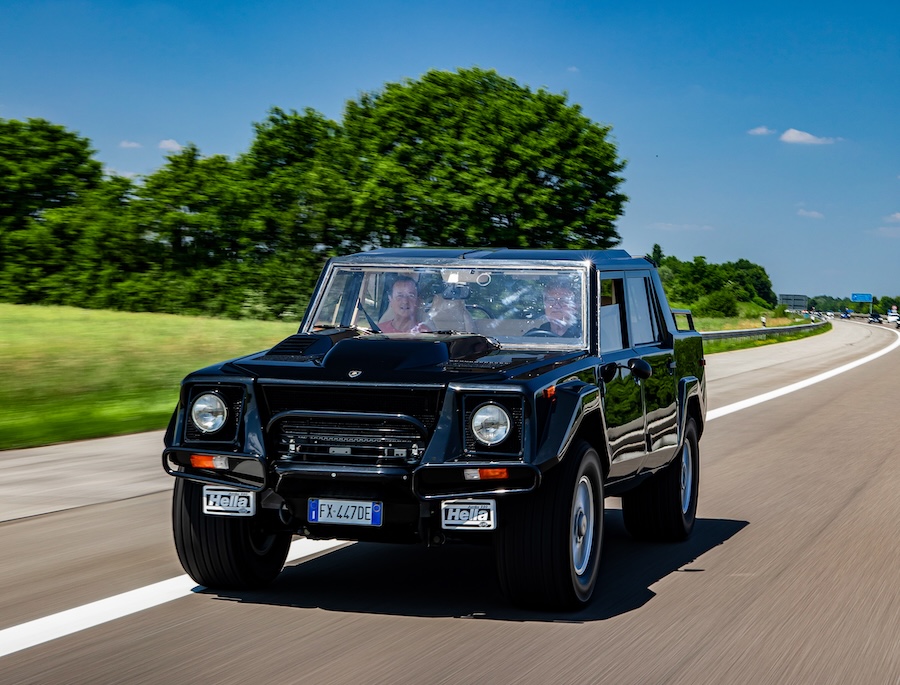 Lamborghini LM002 (1986 bis 1993) Mitzieher aussen Foto Martin Kubanka