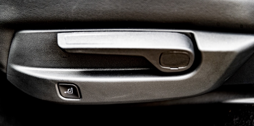 Hyundai Santa Fe MotorMag Reinhold Deisenhofer innen Sitzverstellung
