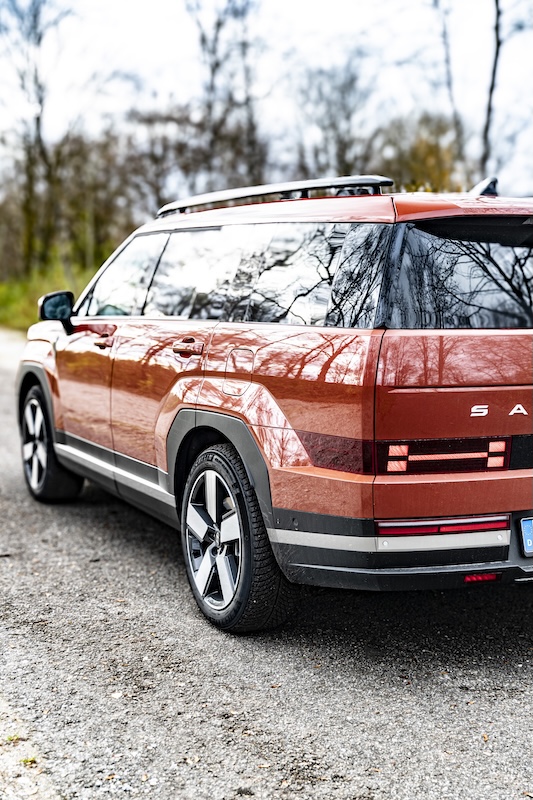 Hyundai Santa Fe MotorMag Reinhold Deisenhofer aussen Heck seitlich