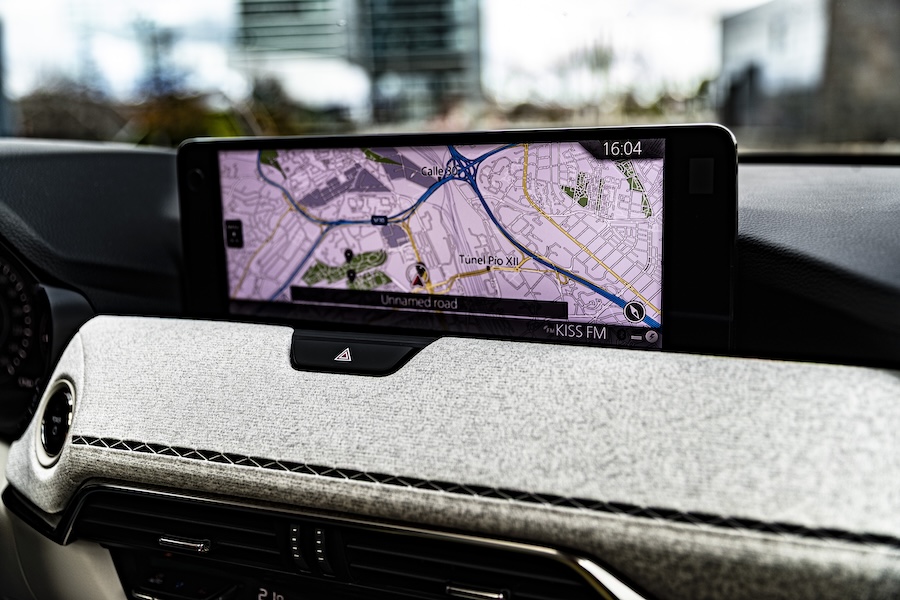 Mazda-CX60 MotorMag Reinhold Deisenhofer innen Display