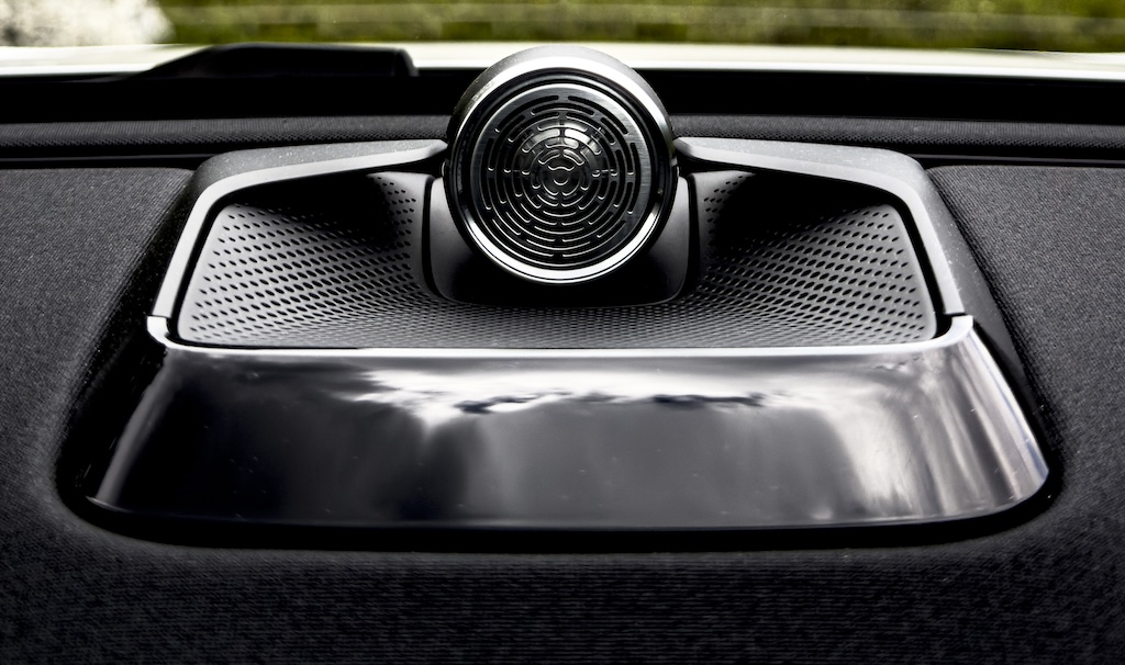 Longe Range Dual Motor Performance Paket Reinhold Deisenhofer MotorMag innen Cockpit Bowers&Wilkins