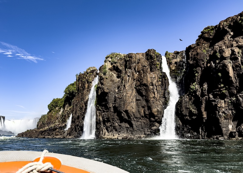 Iguazúwasserfälle Argentinien TRAVELness MotorMag 03-2025 Reinhold Deisenhofer Bootsfahrt2