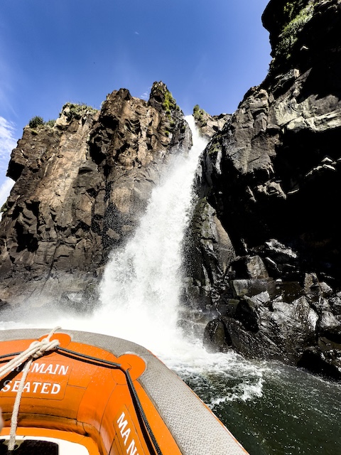 Iguazúwasserfälle Argentinien TRAVELness MotorMag 03-2025 Reinhold Deisenhofer Bootsfahrt1