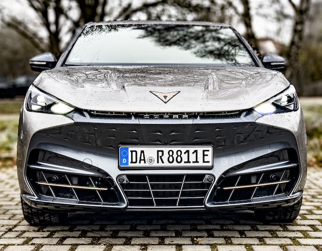 MotorMag Reinhold Deisenhofer Cupra Tavascan aussen Front