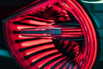 Alfa Romeo 33 Stradale Reinhold Deisenhofer Motormag aussen Heckleuchte nah