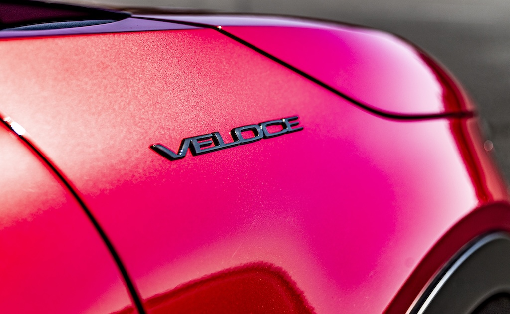 Alfa Romeo Junior Reinhold Deisenhofer MotorMag aussen Logo Veloce