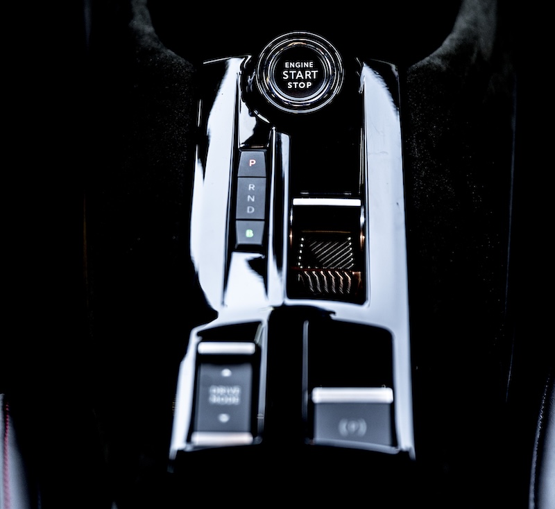 Alfa Romeo Junior Reinhold Deisenhofer MotorMag innen Mittelkonsole nah