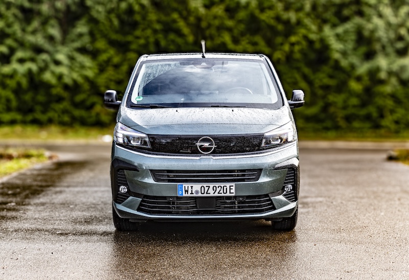 Opel Vivaro aussen Front Reinhold Deisenhofer MotorMag