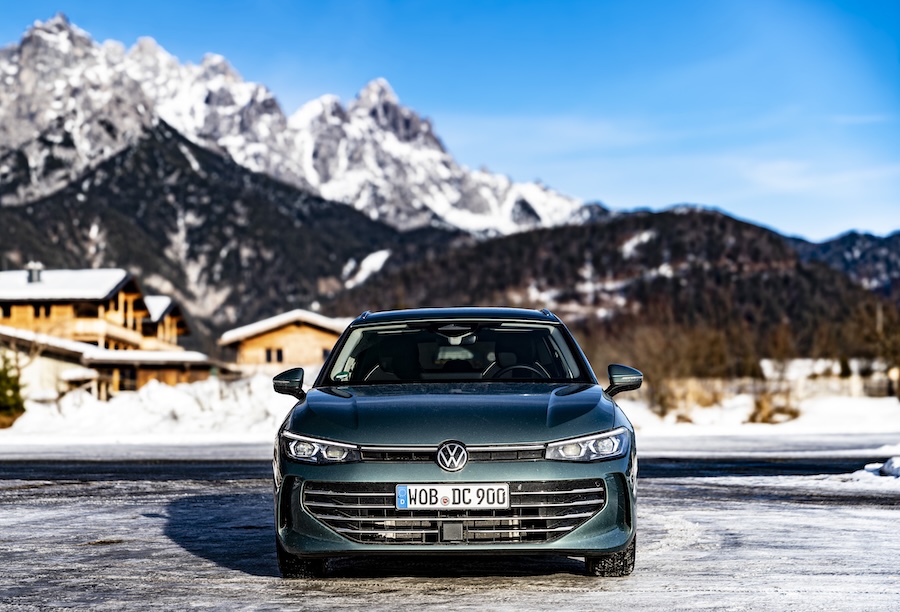 VW Passat MotorMag Reinhold Deisenhofer aussen Front total2