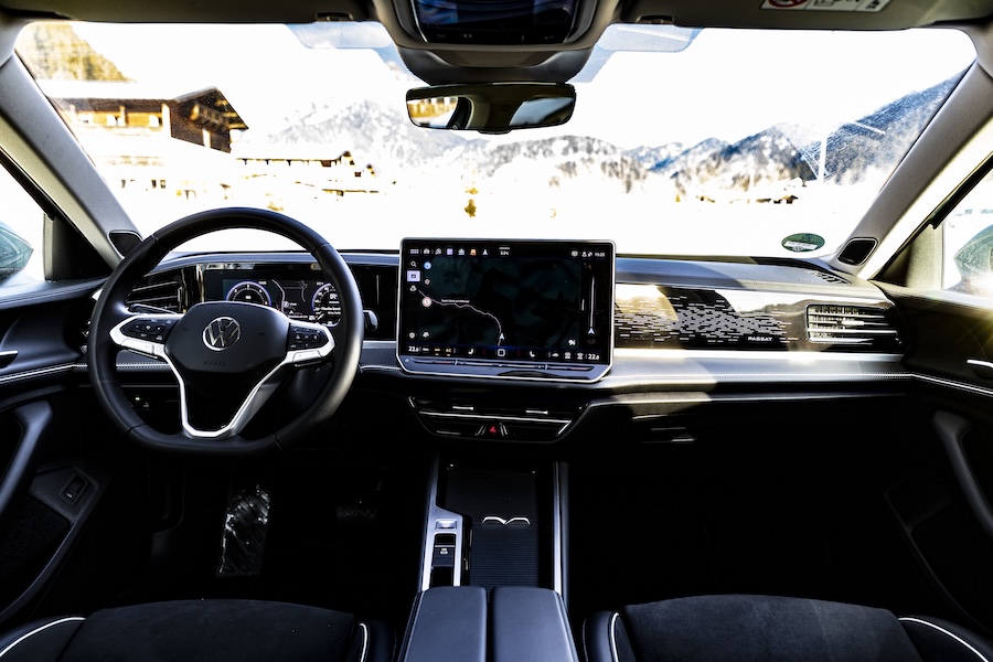 VW Passat MotorMag Reinhold Deisenhofer innen Cockpit total