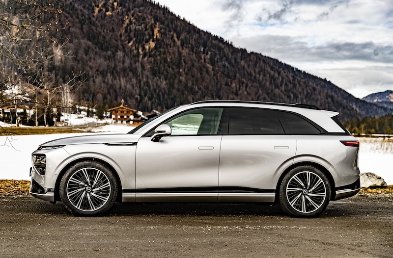 Xpeng G9 MotorMag Reinhold Deisenhofer aussen Flanke total