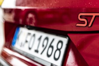 Ford Puma ST aussen Logo nah