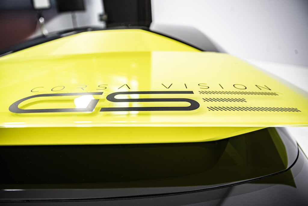 Opel Corsa GSE Vision Gran Turismo Reinhold Deisenhofer Motormag Flügel Logo