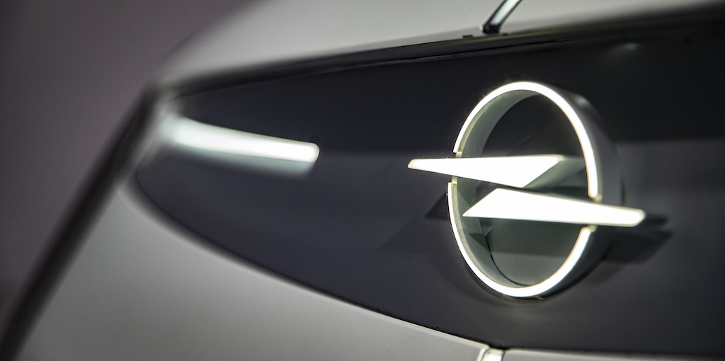 Opel Corsa GSE Vision Gran Turismo Reinhold Deisenhofer Motormag Front Opel Logo