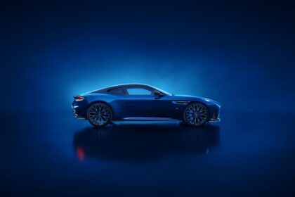 Aston Martin DB12 S Totale Flanke MotorMag Reinhold Deisenhofer