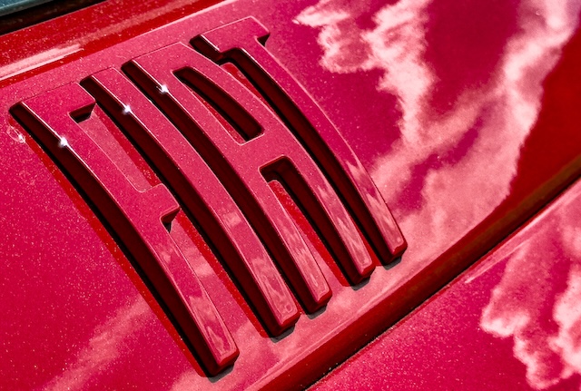 Fiat 600e MotorMag Reinhold Deisenhofer Heck Logo aussen