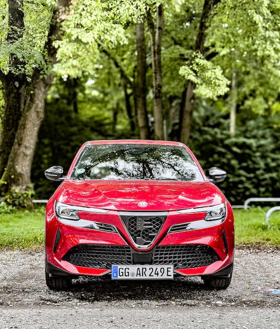 Alfa Romeo Junior-e MotorMag Reinhold Deisenhofer Front aussen