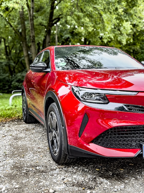 Alfa Romeo Junior-e MotorMag Reinhold Deisenhofer Front seitlich links aussen