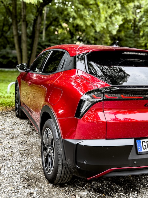 Alfa Romeo Junior-e MotorMag Reinhold Deisenhofer Heck links aussen