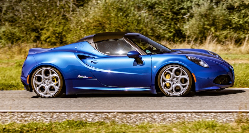 Pista & Piloti Alfa Romeo Pferdsfeld Reinhold Deisenhofer Motormag aussen 4C3