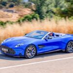 Aston Martin Vanquish Volante aussen fahrend offen nah
