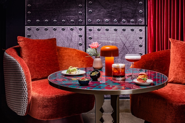 Bar-Ludo-nhow_Roma_Restaurant_LUDO_Tables_Front_Sho