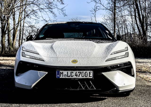 Lotus Emeya aussen Front nah MotorMag Reinhold Deisenhofer