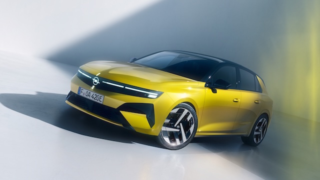 Opel Astra Design Skizze aussen Front seitlich