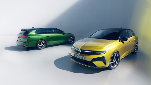 Opel Astra Design Skizze aussen Doppel
