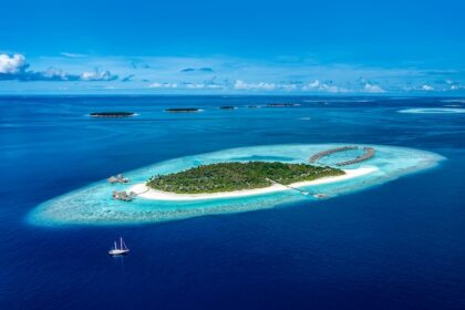 Anantara-Kihavah-New-Aerial-Hero-Image MotorMag