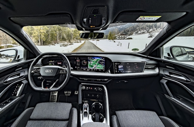 Audi Q5 innen Cockpit total Reinhold Deisenhofer MotorMag