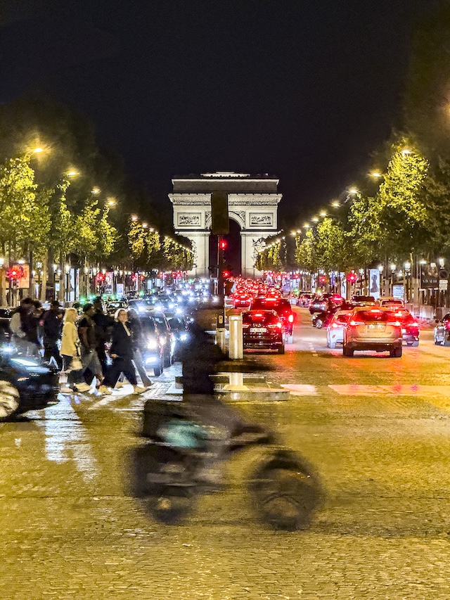 Paris aussen nachts Reinhold Deisenhofer Motormag