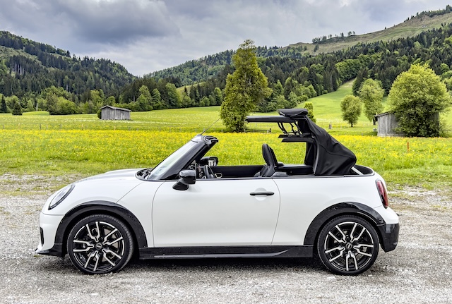 Mini Cabriolet aussen Flanke halboffen MotorMag Reinhold Deisenhofer