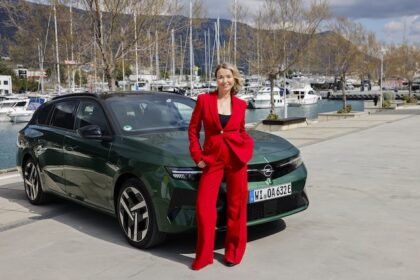 Opel Astra Electric aussen Front Tina Ruland Mitte MotorMag